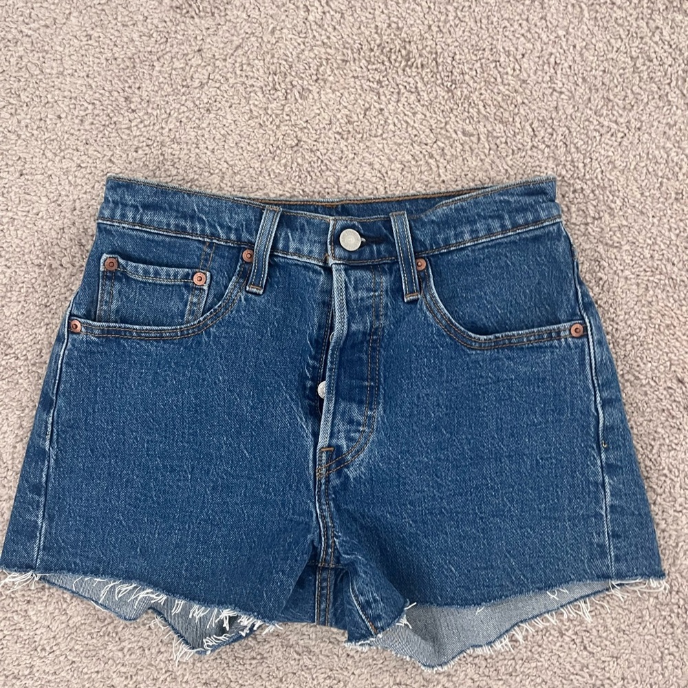 Women’s Levi shorts